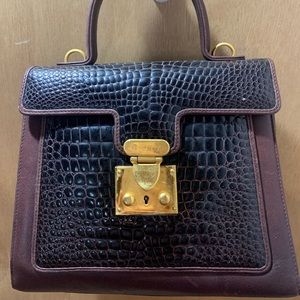 Bally purse never been used